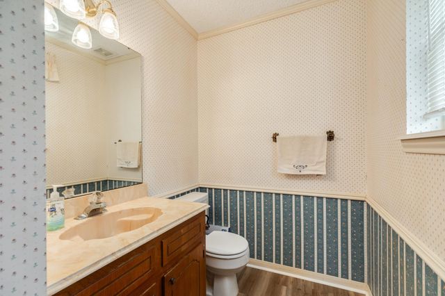 304 Arrowwood Street, Lake Jackson, TX 77566