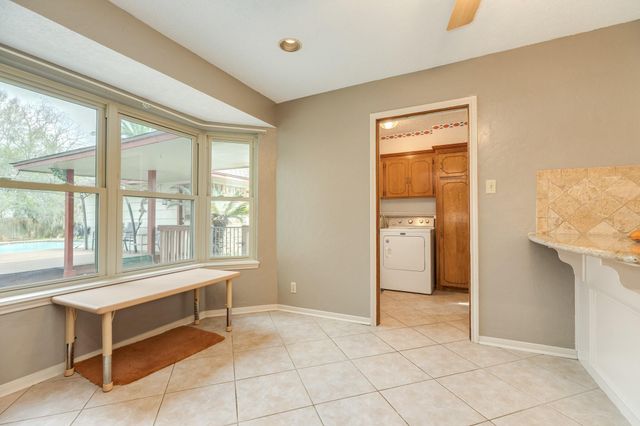 304 Arrowwood Street, Lake Jackson, TX 77566