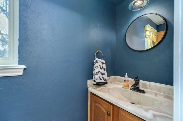 304 Arrowwood Street, Lake Jackson, TX 77566