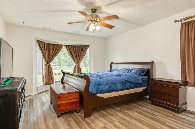 304 Arrowwood Street, Lake Jackson, TX 77566