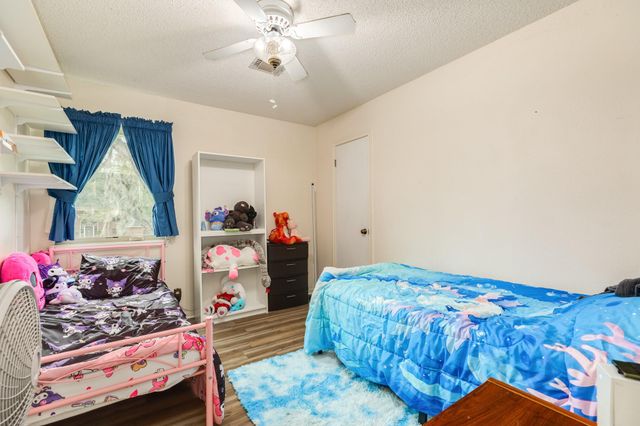 304 Arrowwood Street, Lake Jackson, TX 77566