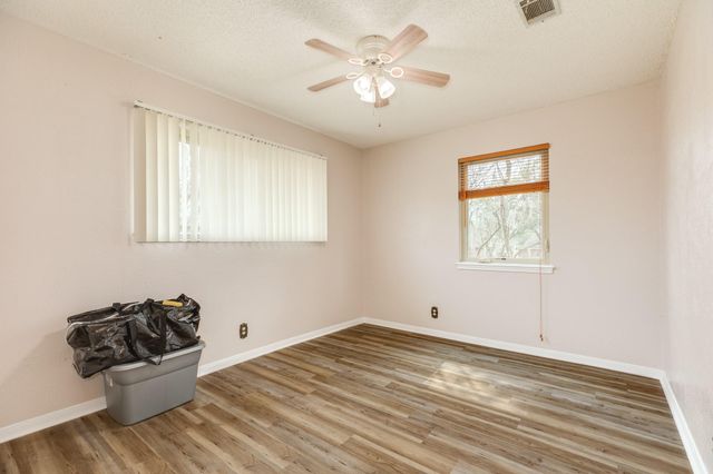 304 Arrowwood Street, Lake Jackson, TX 77566