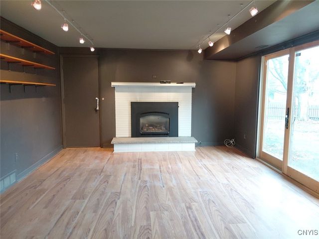 7658 Farmington Road, Manlius, NY 13104