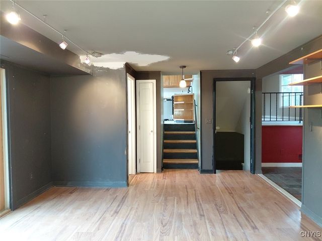 7658 Farmington Road, Manlius, NY 13104