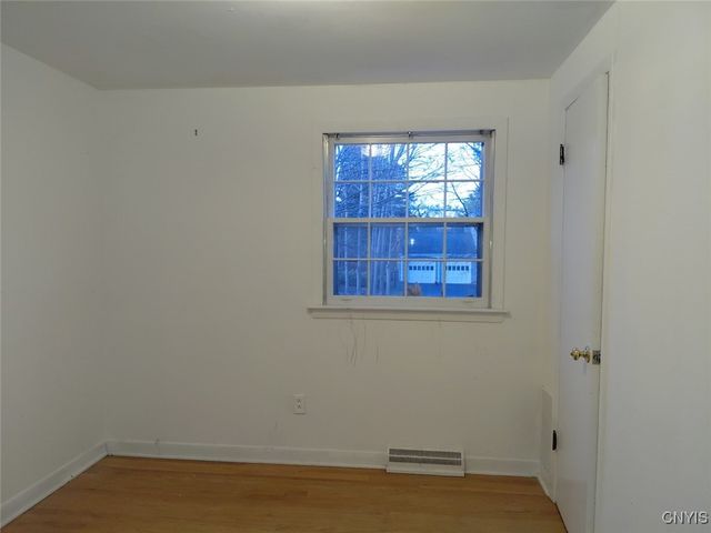 7658 Farmington Road, Manlius, NY 13104