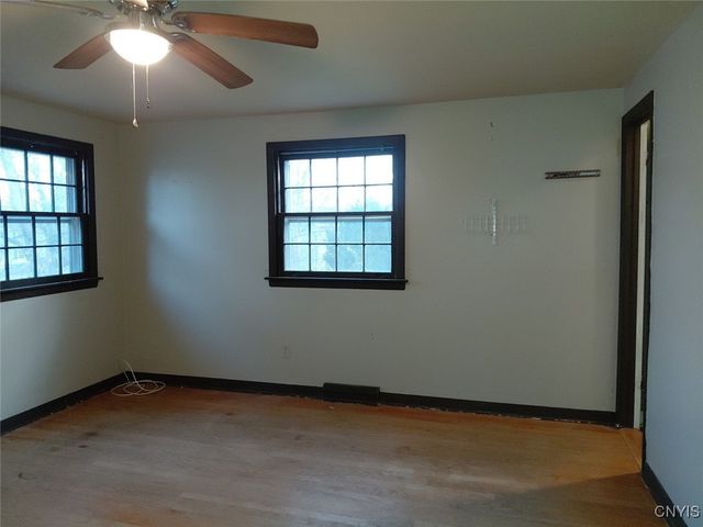 7658 Farmington Road, Manlius, NY 13104