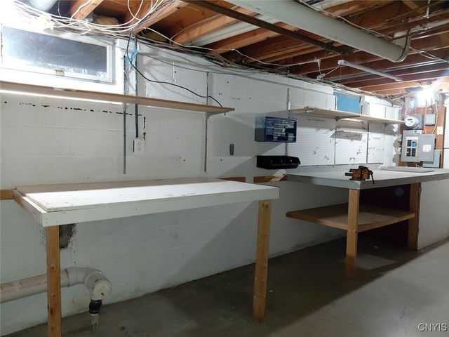 7658 Farmington Road, Manlius, NY 13104