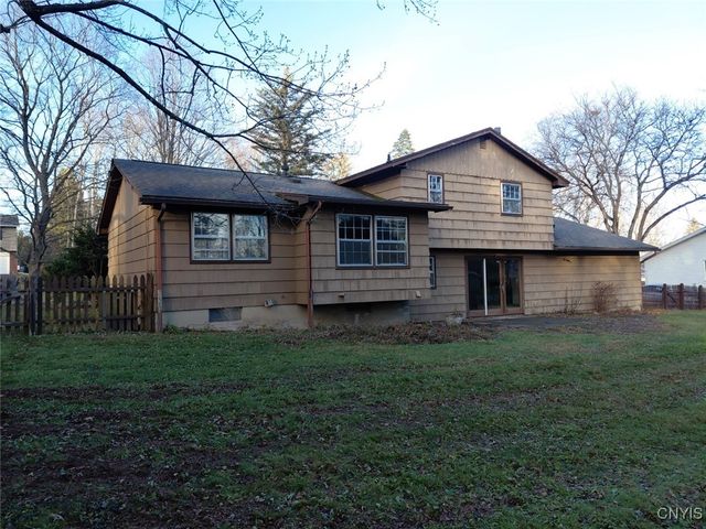 7658 Farmington Road, Manlius, NY 13104
