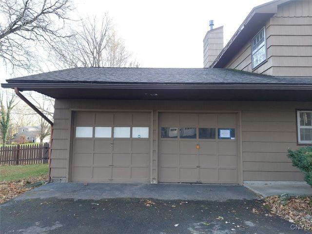 7658 Farmington Road, Manlius, NY 13104