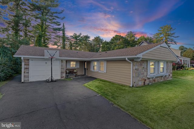 11 HASTING LN, Willingboro, NJ 08046