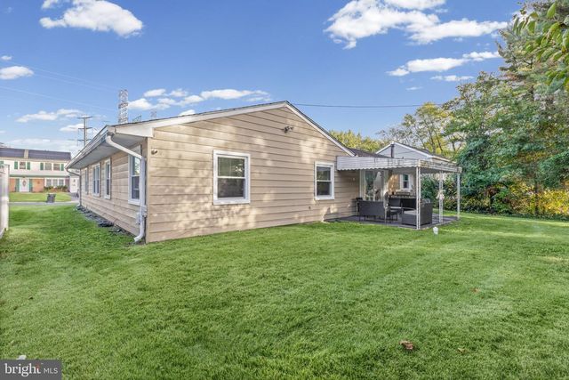 11 HASTING LN, Willingboro, NJ 08046