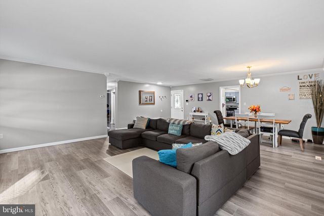 11 HASTING LN, Willingboro, NJ 08046