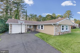 11 HASTING LN, Willingboro, NJ 08046