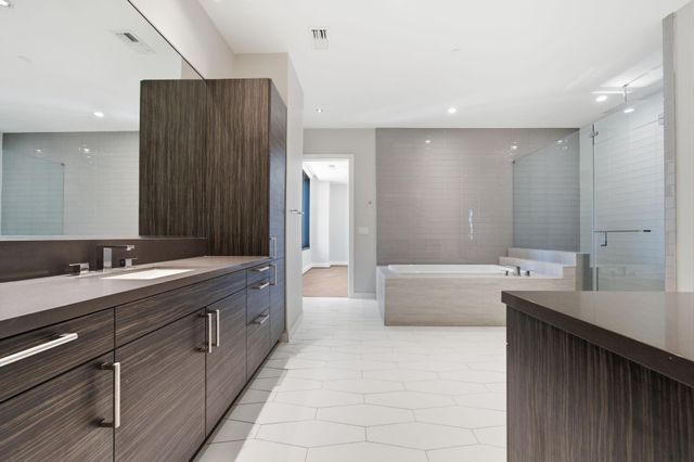 1409 Post Oak Boulevard 1602, Houston, TX 77056