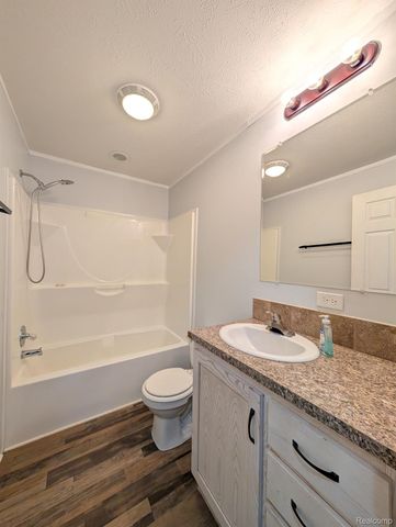 11045 Woodland Ridge Court, Green Oak Township, MI 48178