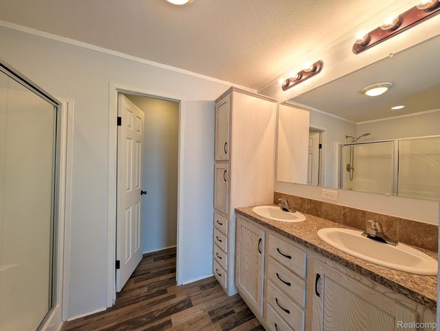 11045 Woodland Ridge Court, Green Oak Township, MI 48178