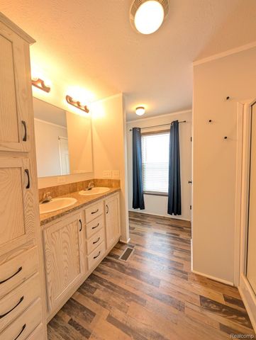 11045 Woodland Ridge Court, Green Oak Township, MI 48178