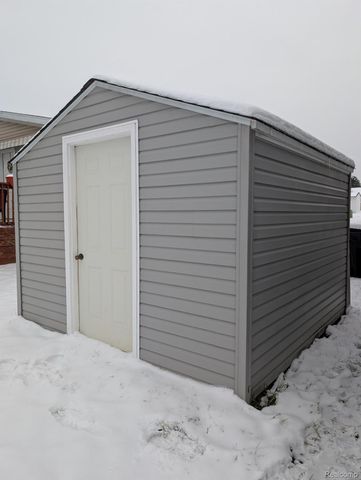 11045 Woodland Ridge Court, Green Oak Township, MI 48178