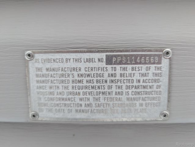 11045 Woodland Ridge Court, Green Oak Township, MI 48178