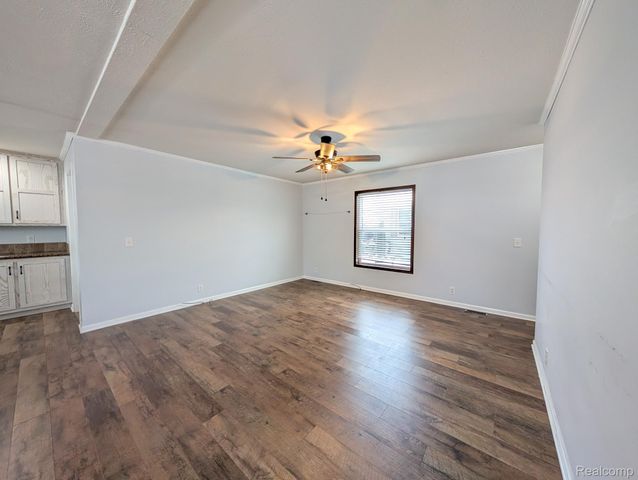 11045 Woodland Ridge Court, Green Oak Township, MI 48178