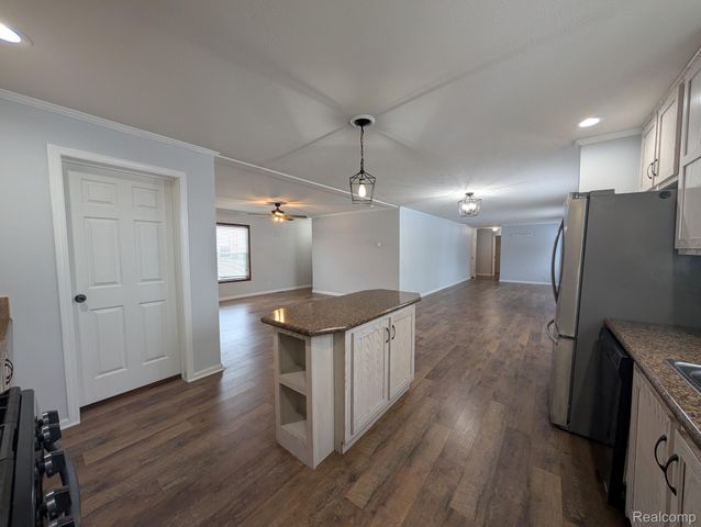 11045 Woodland Ridge Court, Green Oak Township, MI 48178