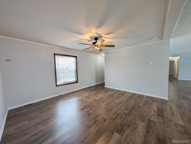 11045 Woodland Ridge Court, Green Oak Township, MI 48178