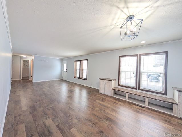 11045 Woodland Ridge Court, Green Oak Township, MI 48178