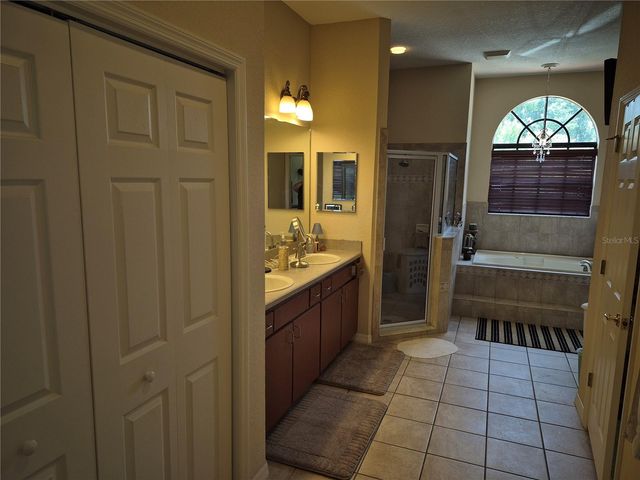 1224 CARRIAGE PARK DRIVE, Valrico, FL 33594