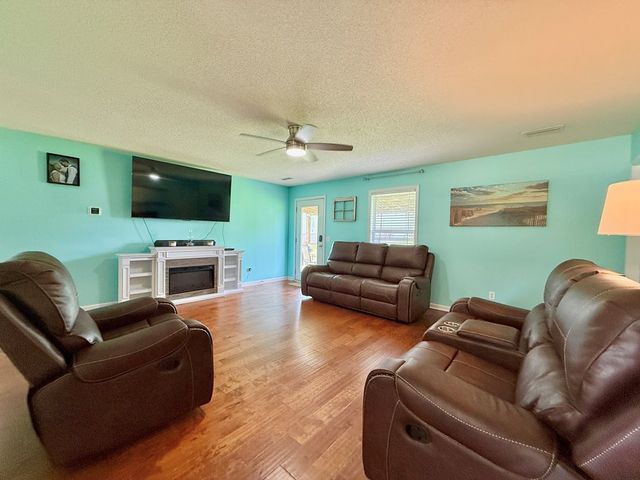 344 Lakeview, Hartford, AL 36344