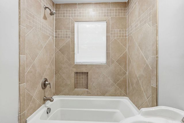2016 Spruce Boulevard, North Charleston, SC 29406