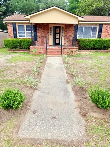 2016 Spruce Boulevard, North Charleston, SC 29406