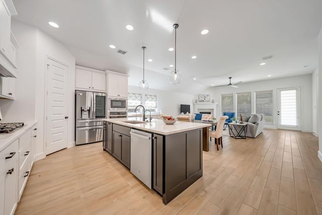 210 W Netleaf Court, Montgomery, TX 77316
