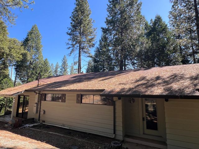 13706 Paelo Ln, Pine Grove, CA 95665