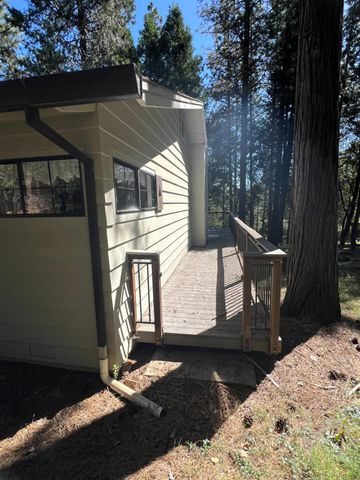 13706 Paelo Ln, Pine Grove, CA 95665