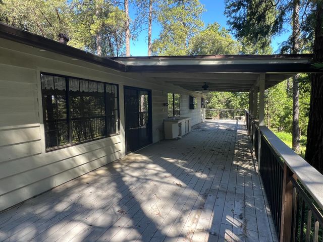 13706 Paelo Ln, Pine Grove, CA 95665