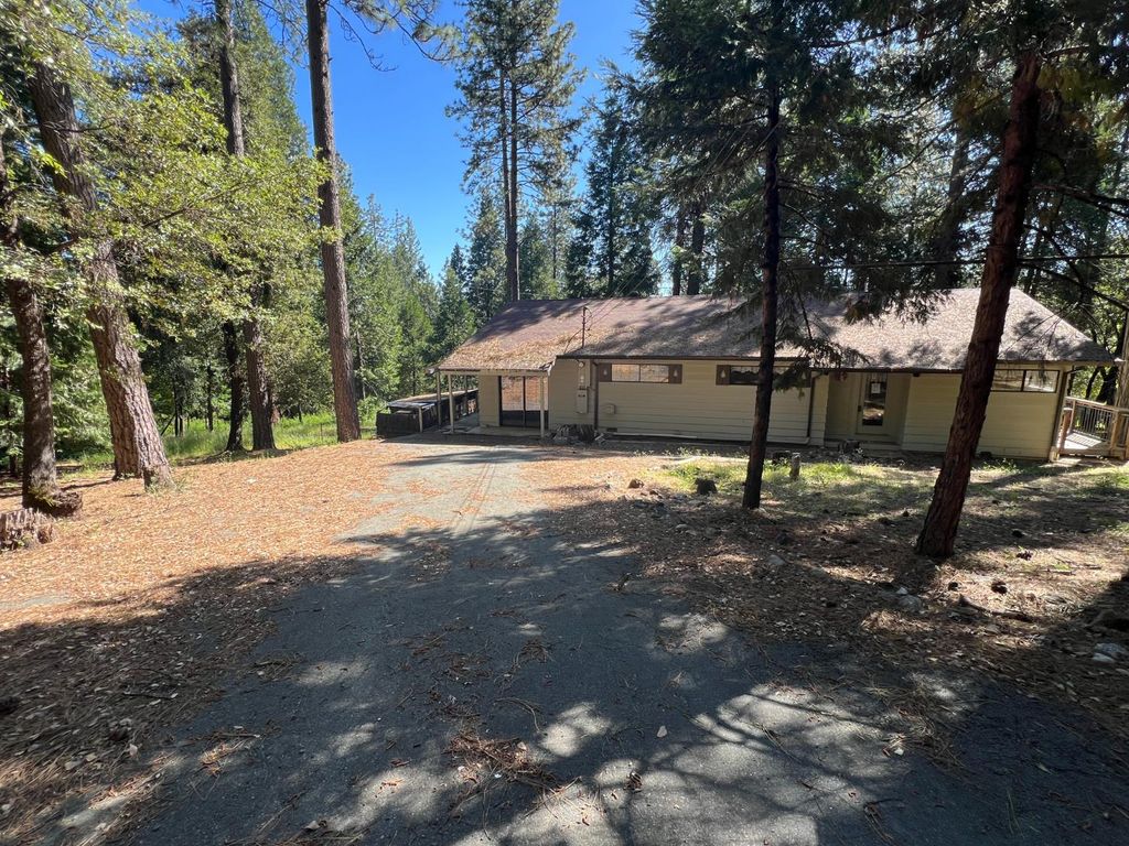 13706 Paelo Ln, Pine Grove, CA 95665
