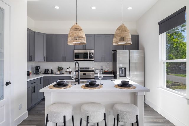 4802 Angleton Street A, Houston, TX 77033