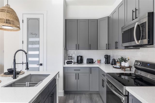 4802 Angleton Street A, Houston, TX 77033