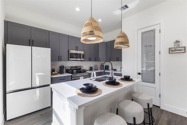 4802 Angleton Street A, Houston, TX 77033