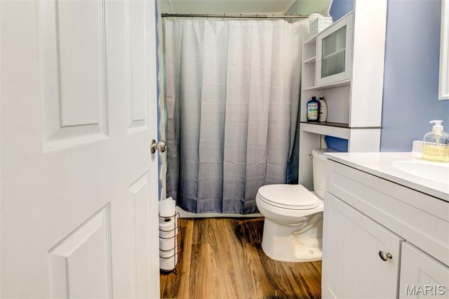 245 Commerce Avenue, Kirkwood, MO 63122
