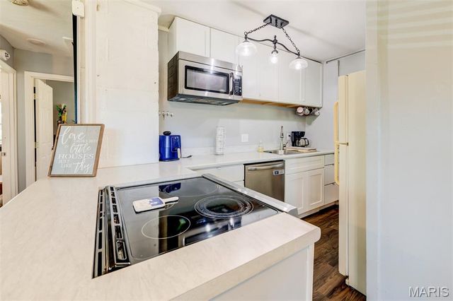 245 Commerce Avenue, Kirkwood, MO 63122