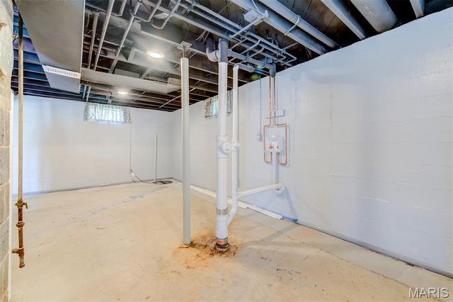 245 Commerce Avenue, Kirkwood, MO 63122