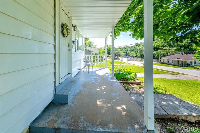 245 Commerce Avenue, Kirkwood, MO 63122