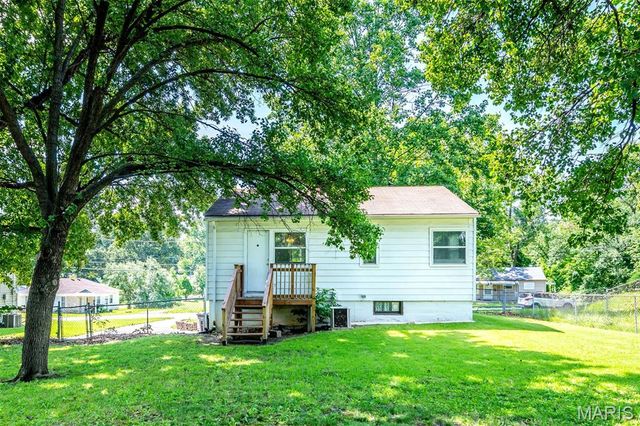 245 Commerce Avenue, Kirkwood, MO 63122