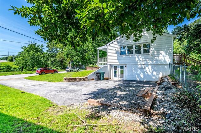 245 Commerce Avenue, Kirkwood, MO 63122