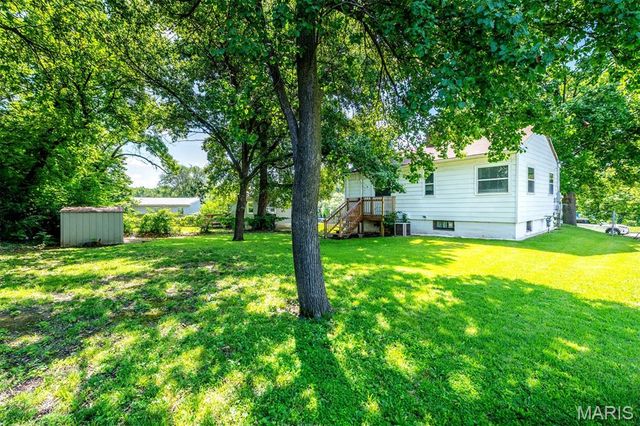 245 Commerce Avenue, Kirkwood, MO 63122