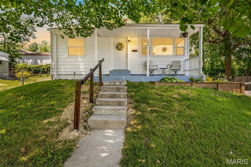 245 Commerce Avenue, Kirkwood, MO 63122