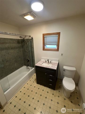 234 21st Avenue E, Seattle, WA 98112