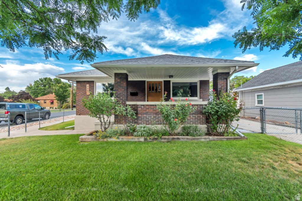 4883 S CENTER ST, Murray, UT 84107