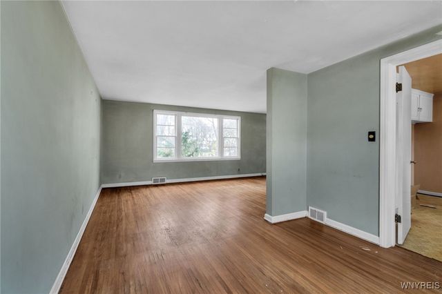 121 Willow Breeze Road, Tonawanda, NY 14223